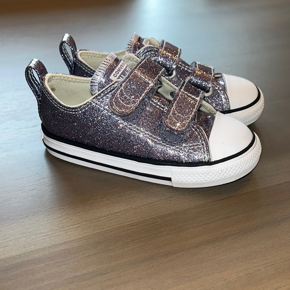 Gently worn Converse All Star, toddler size 7. purple sparkle with Velcro